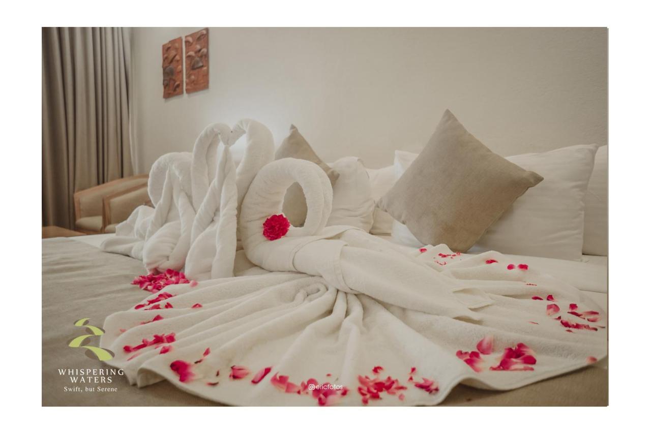 Whispering Waters Hotel Malayattur Ngoại thất bức ảnh