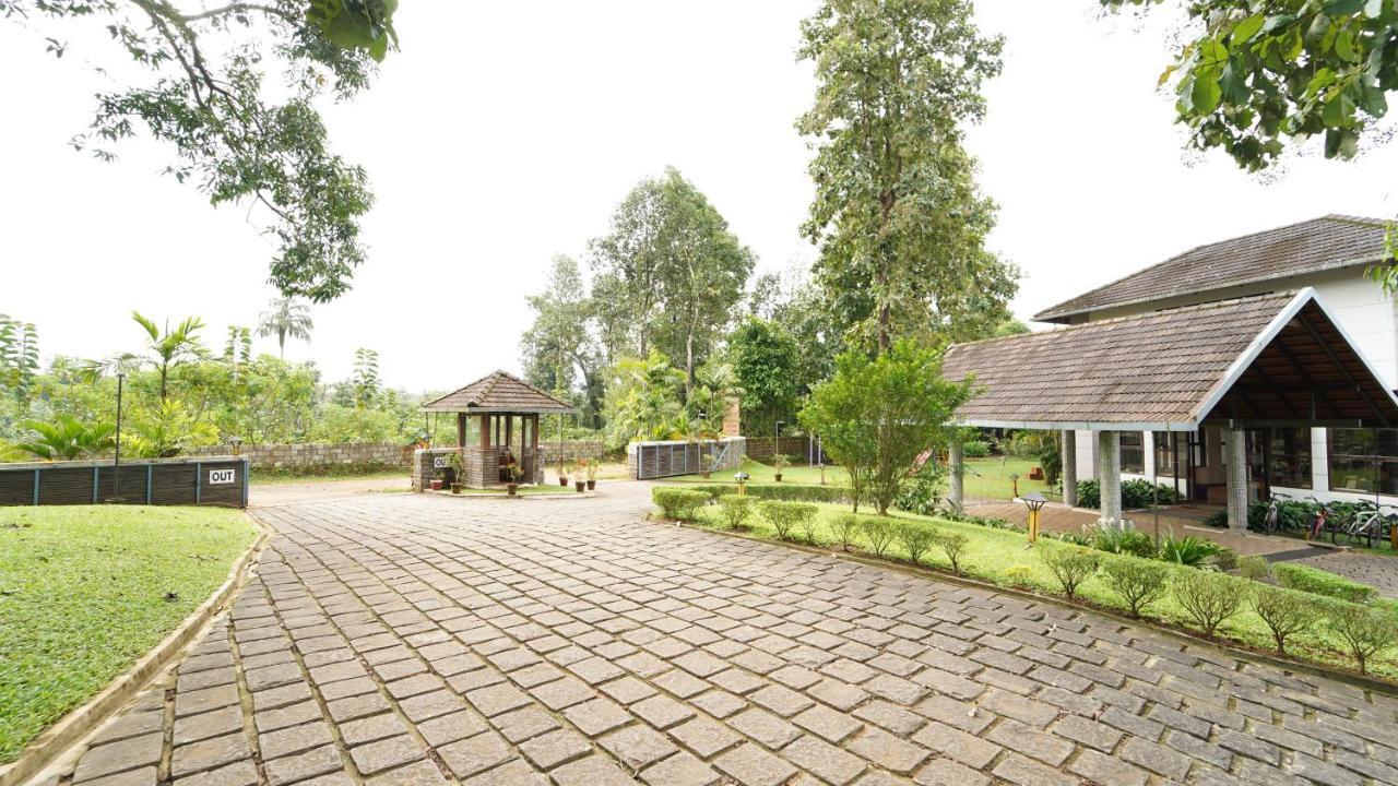 Whispering Waters Hotel Malayattur Ngoại thất bức ảnh